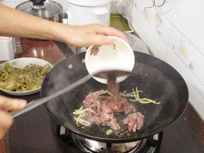 吃瓜猪娱乐牛肉,揭秘娱乐圈的美食盛宴 第3张 吃瓜猪娱乐牛肉,揭秘娱乐圈的美食盛宴 第3张